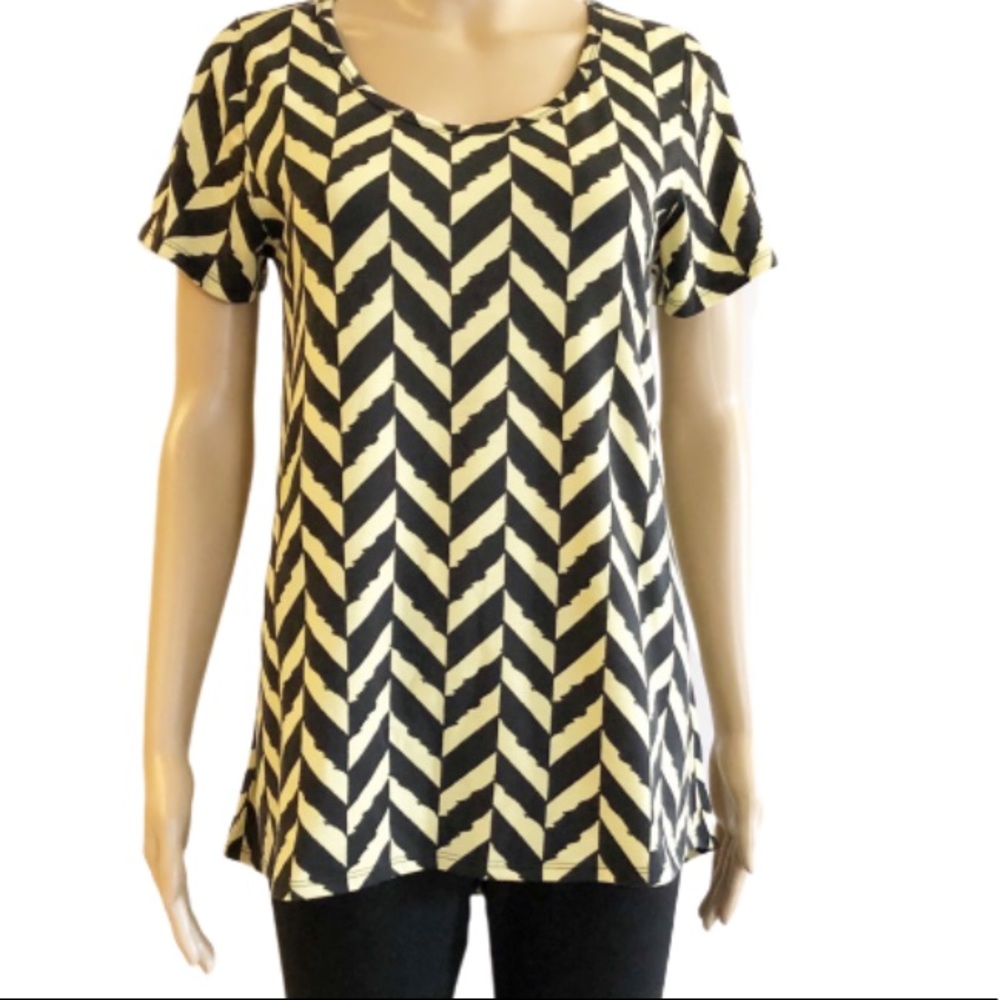 LuLaRoe Classic Tee chevron pattern Sz.XS